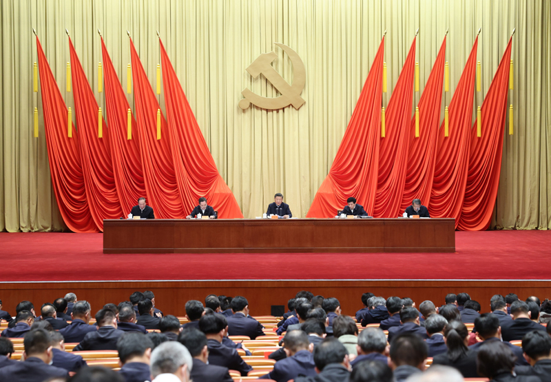 3月1日，2022年春季学期中央党校（国家行政学院）中青年干部培训班在中央党？。中共中央总书记、国家主席、中央军委主席习近平在开班式上揭晓主要讲话。 新华社记者 刘彬 摄